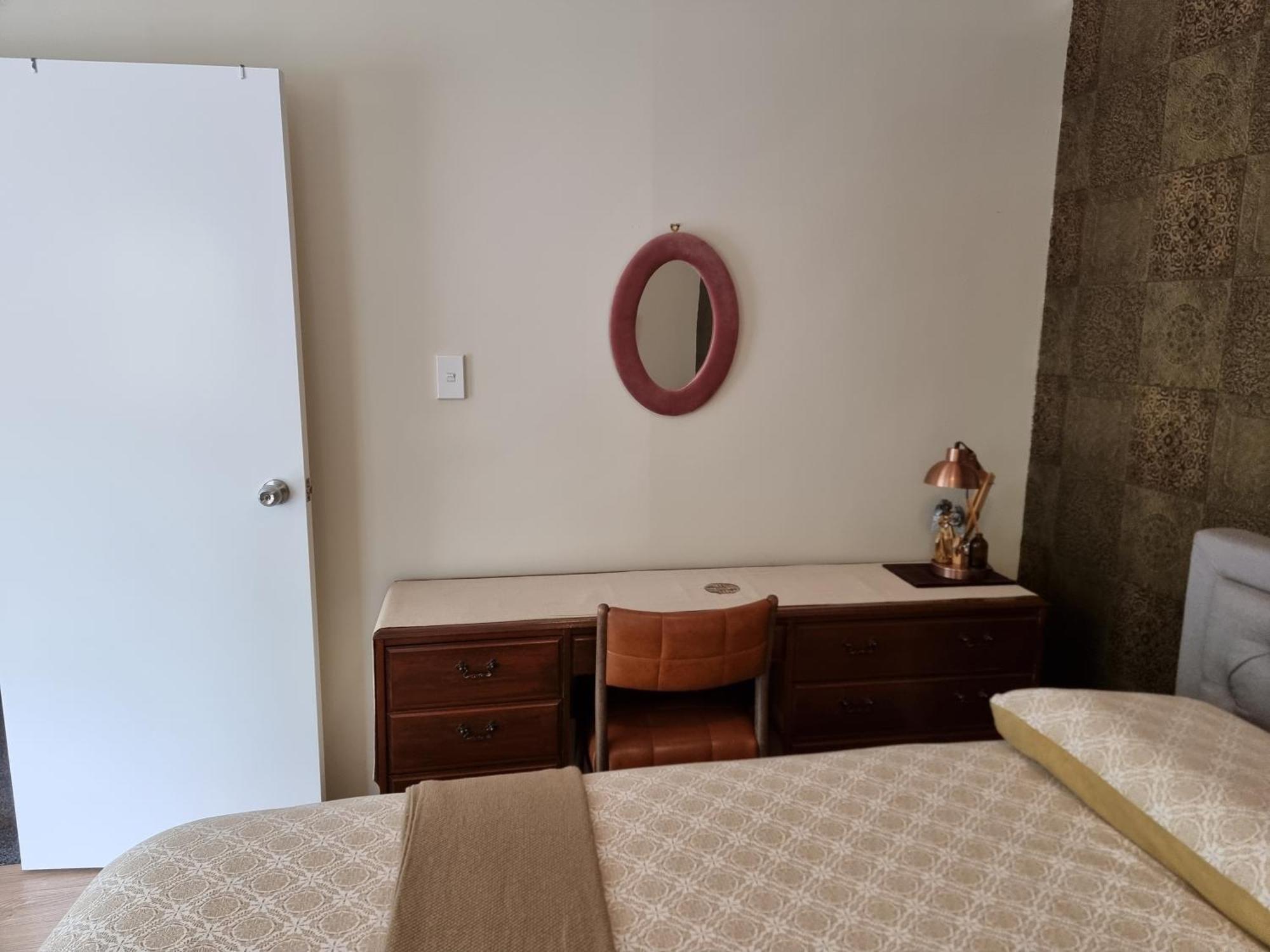 Entire Ground Floor With Full-Privacy And Family-Friendly Popular To Ferry Catchers Уелингтън Екстериор снимка