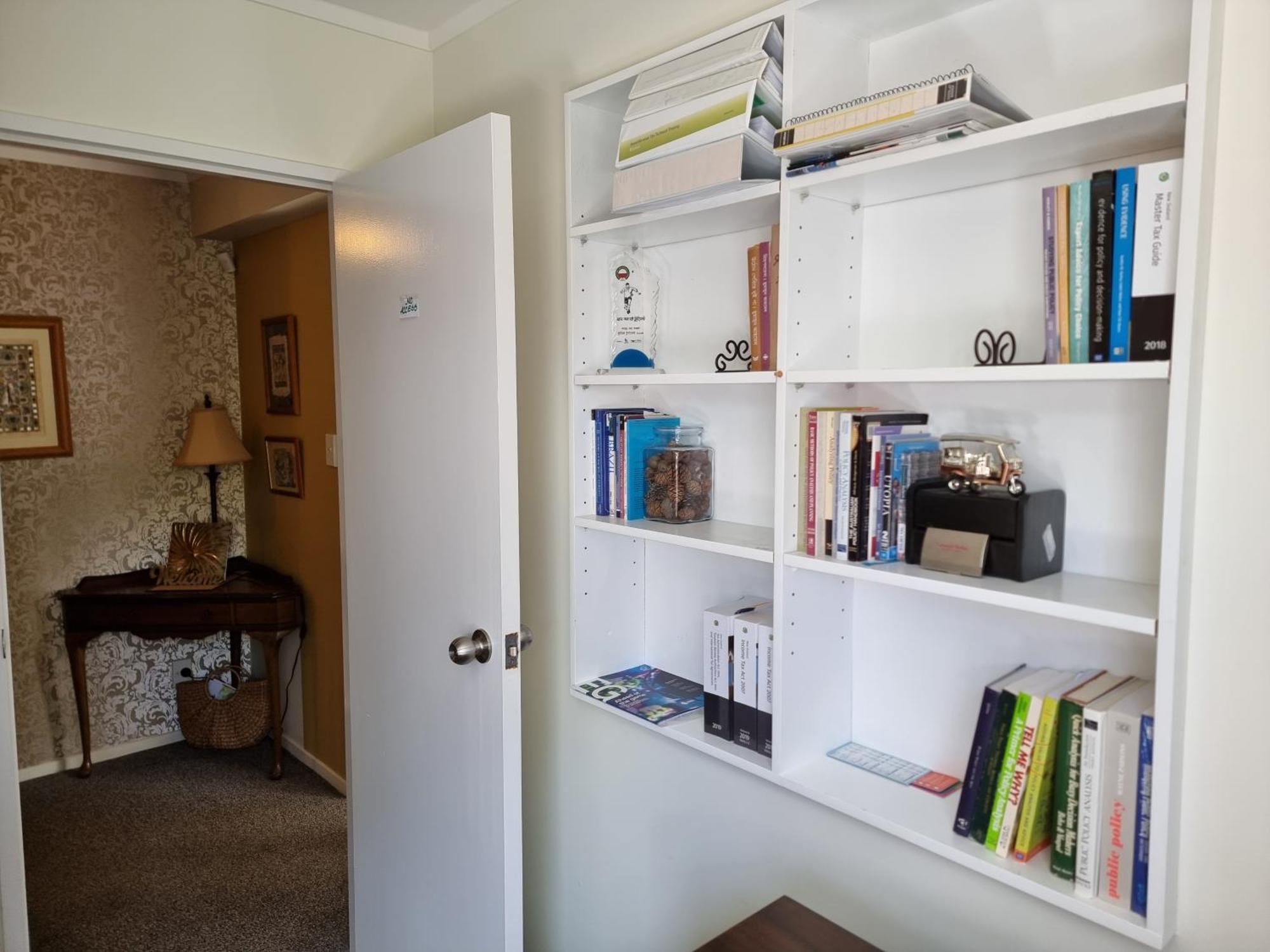 Entire Ground Floor With Full-Privacy And Family-Friendly Popular To Ferry Catchers Уелингтън Екстериор снимка