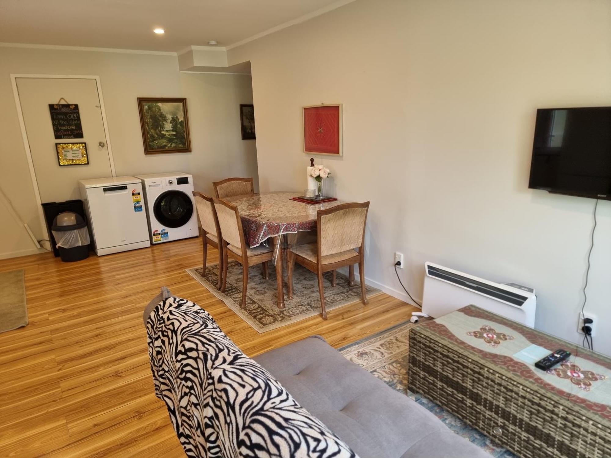 Entire Ground Floor With Full-Privacy And Family-Friendly Popular To Ferry Catchers Уелингтън Екстериор снимка