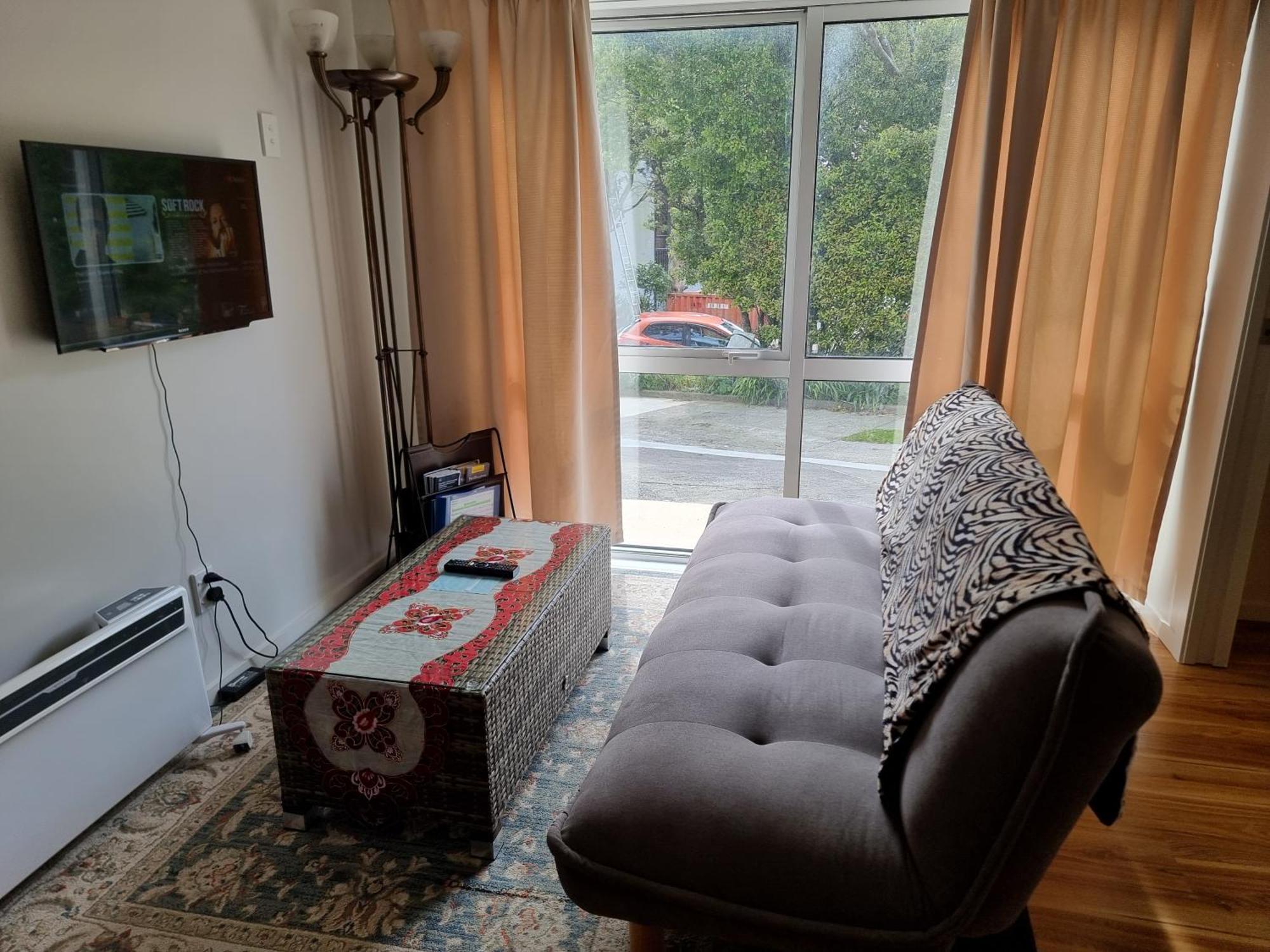 Entire Ground Floor With Full-Privacy And Family-Friendly Popular To Ferry Catchers Уелингтън Екстериор снимка